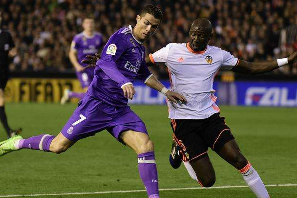 包含转折点瓦伦西亚防线松动，CBA常规赛赛前攻防权衡，引发热议，赛程密集仍需轮换的词条-竞博网站